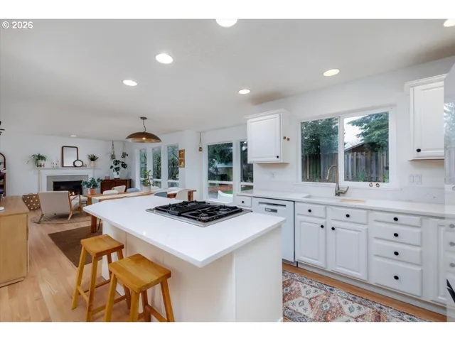 Kitchen-Cooking Island