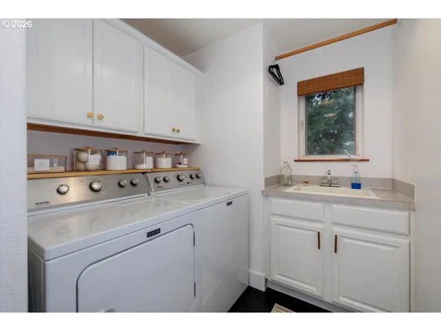 Laundry-Upper