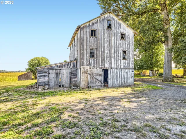 Barn