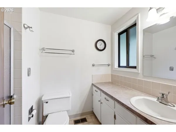 Bathroom, Attached