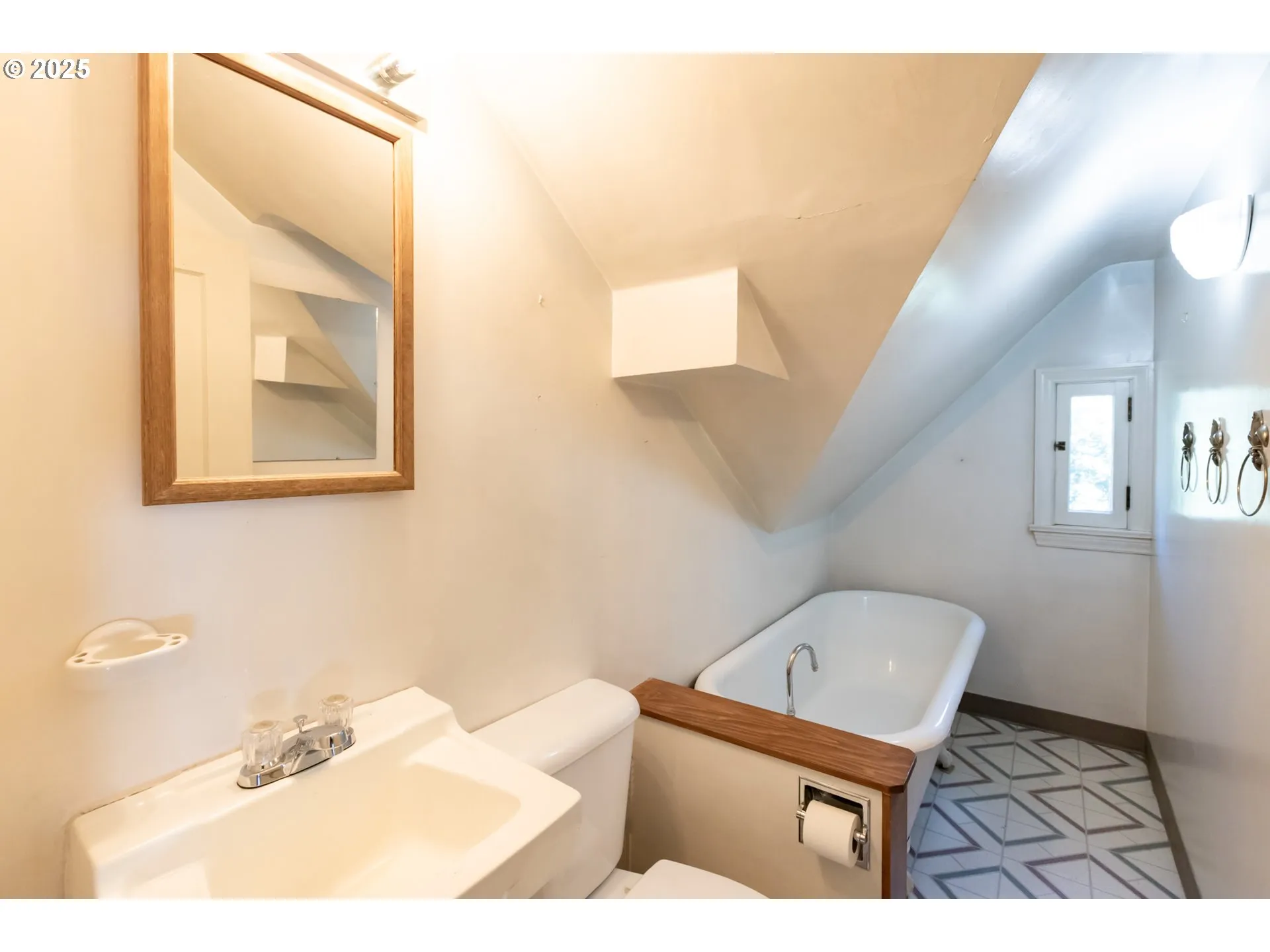 Bathroom-Upper