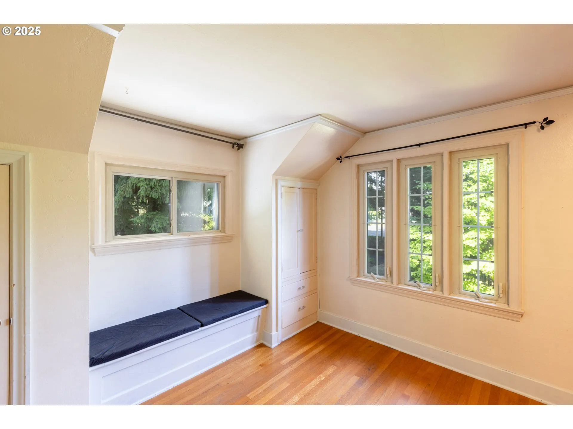 Bedroom-Upper