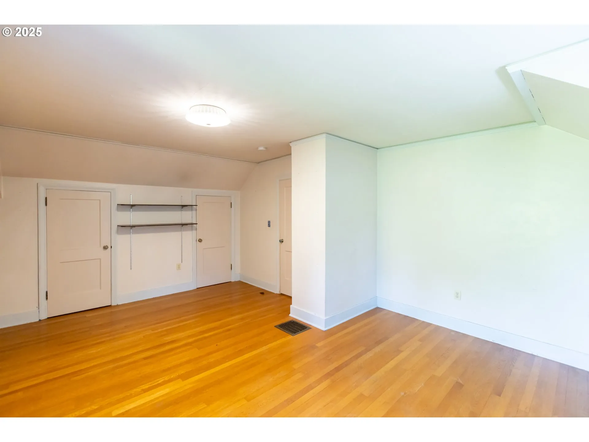 Bedroom-Upper