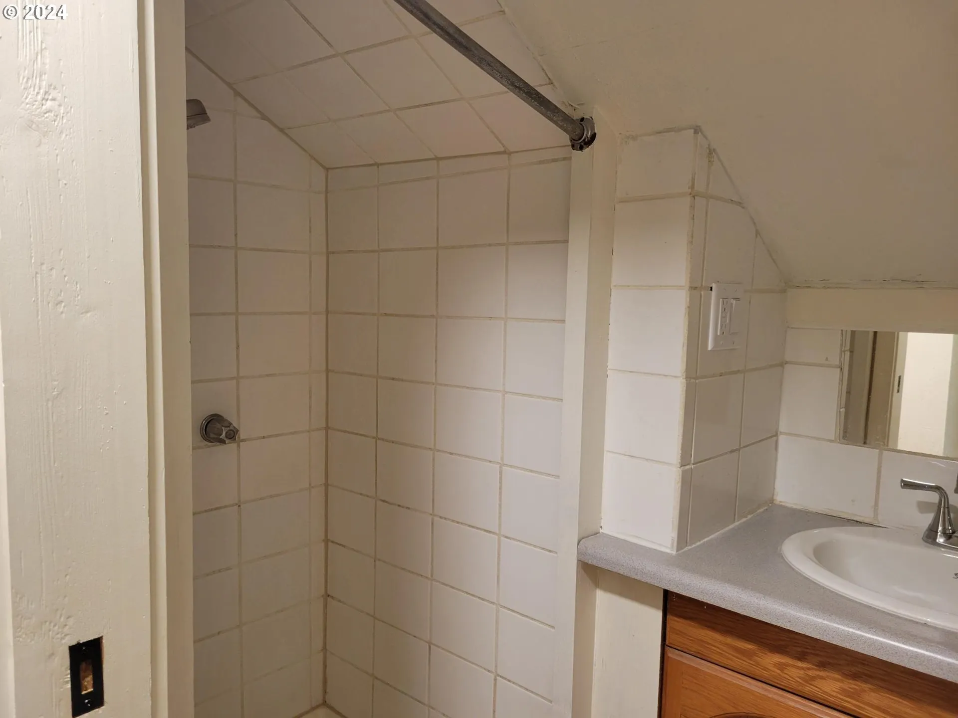 Bathroom-Upper