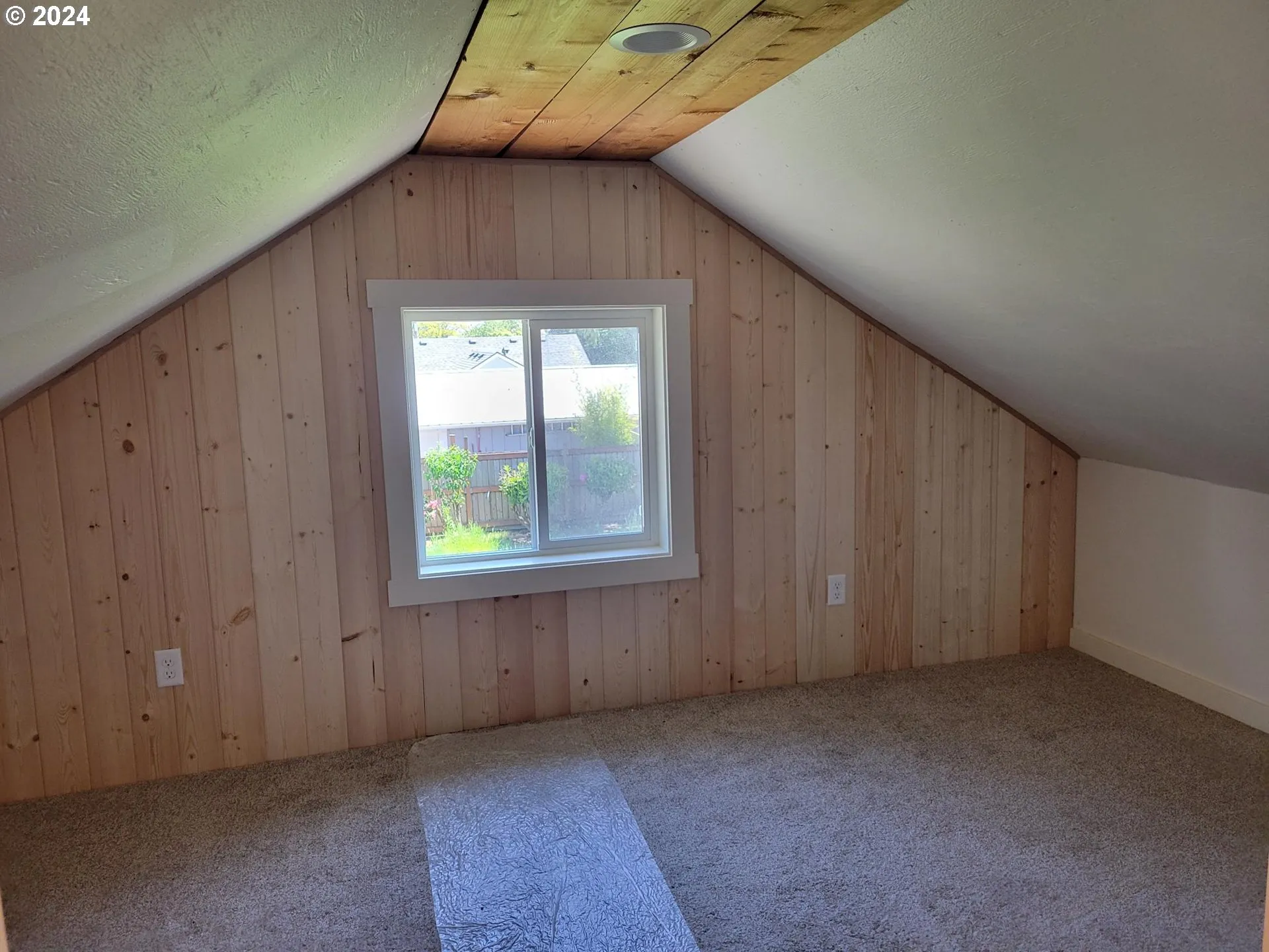 Bedroom-Upper