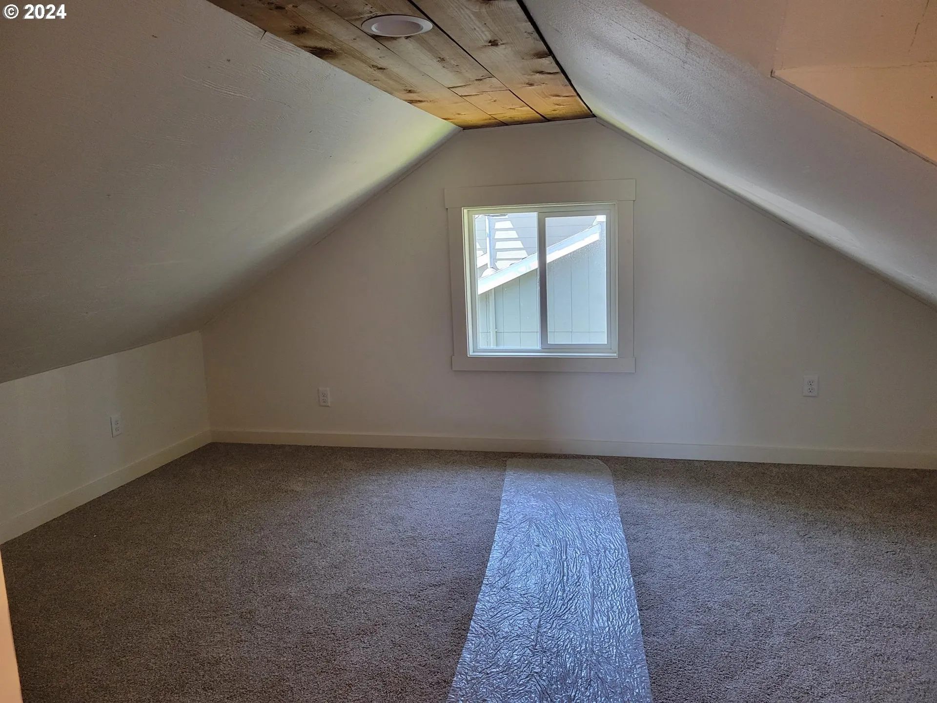 Bedroom-Upper