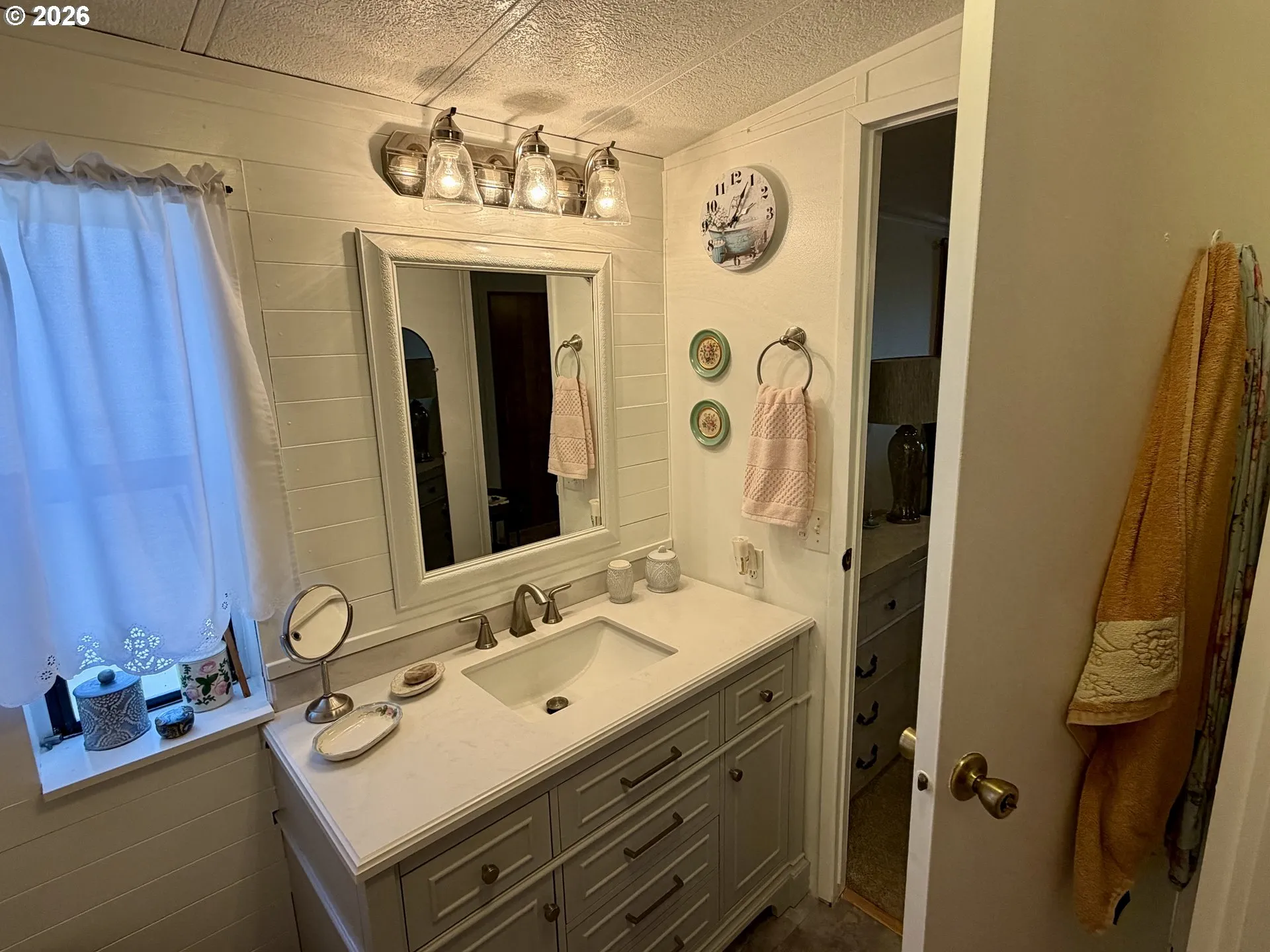 Bathroom, Attached