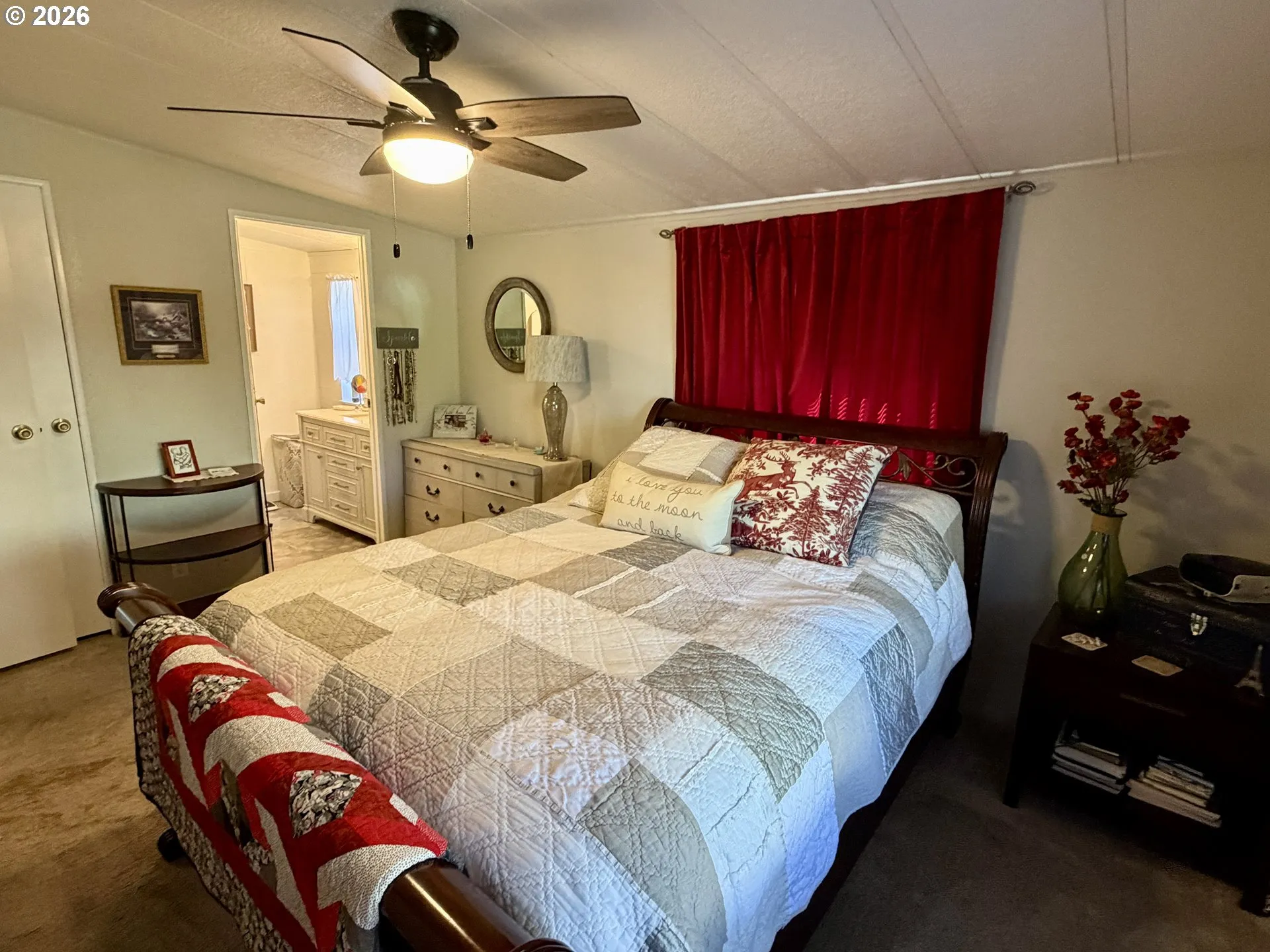 Bedroom, Primary
