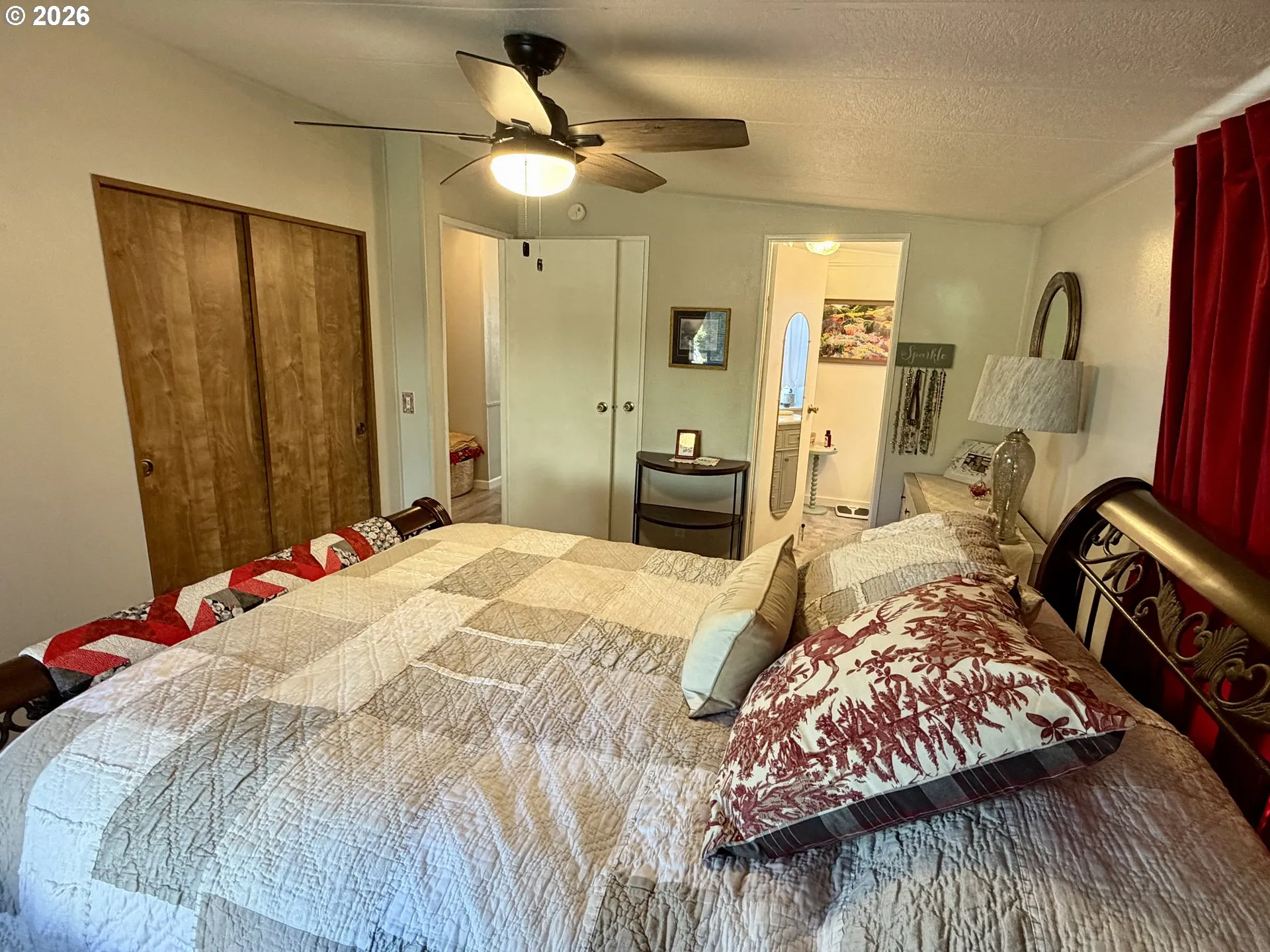 Bedroom, Primary