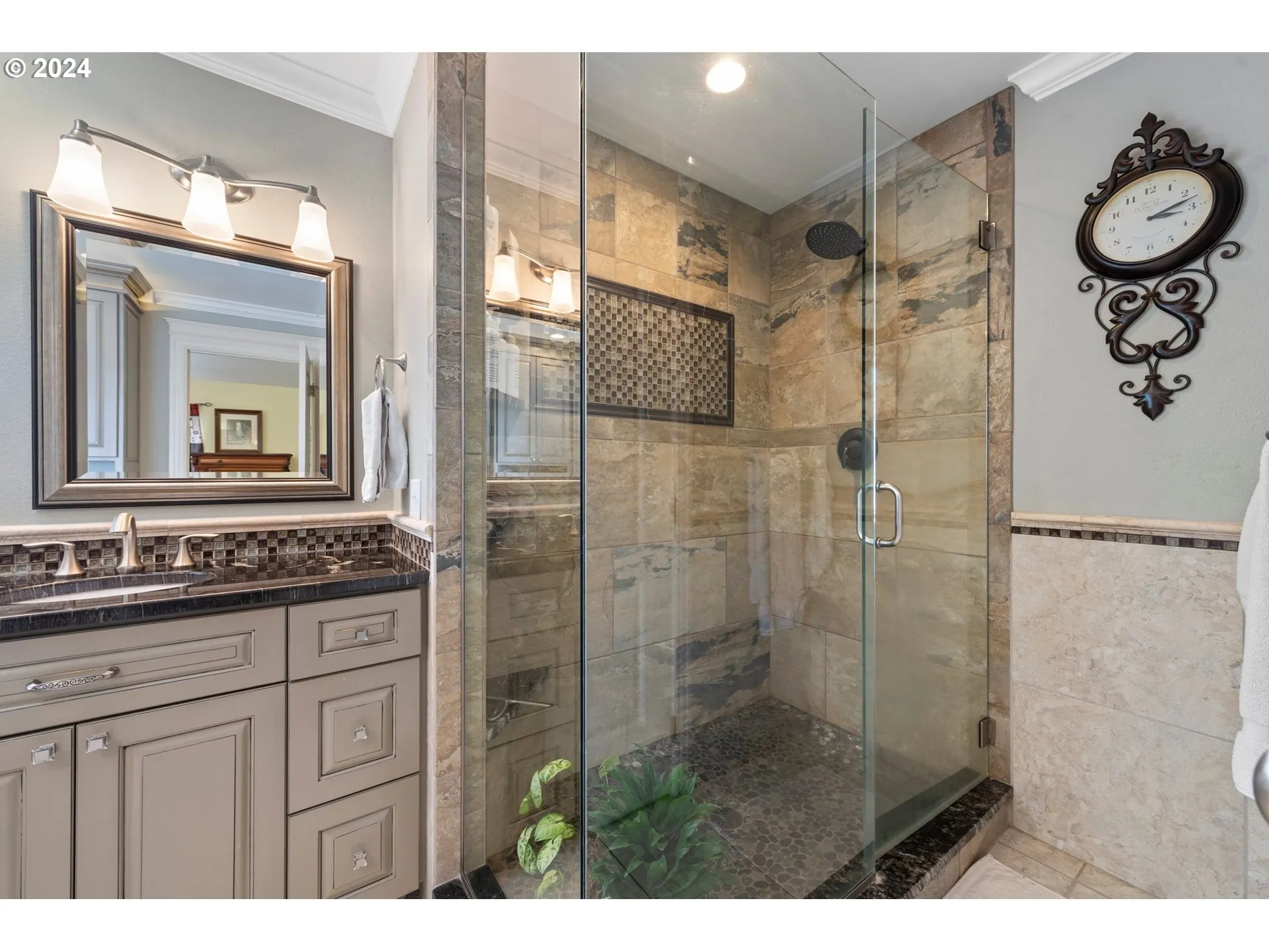 Bathroom-Walk in Shower