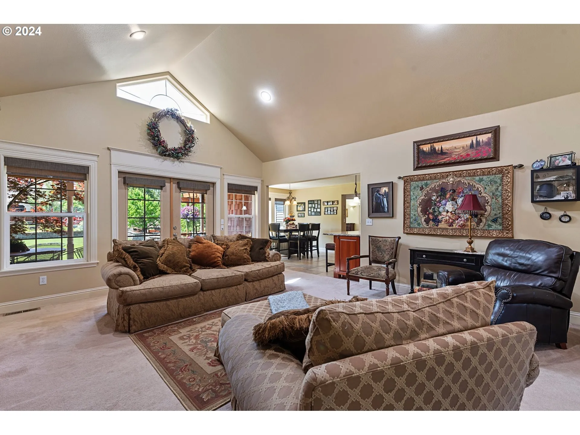 Living Room-Vaulted Ceilings