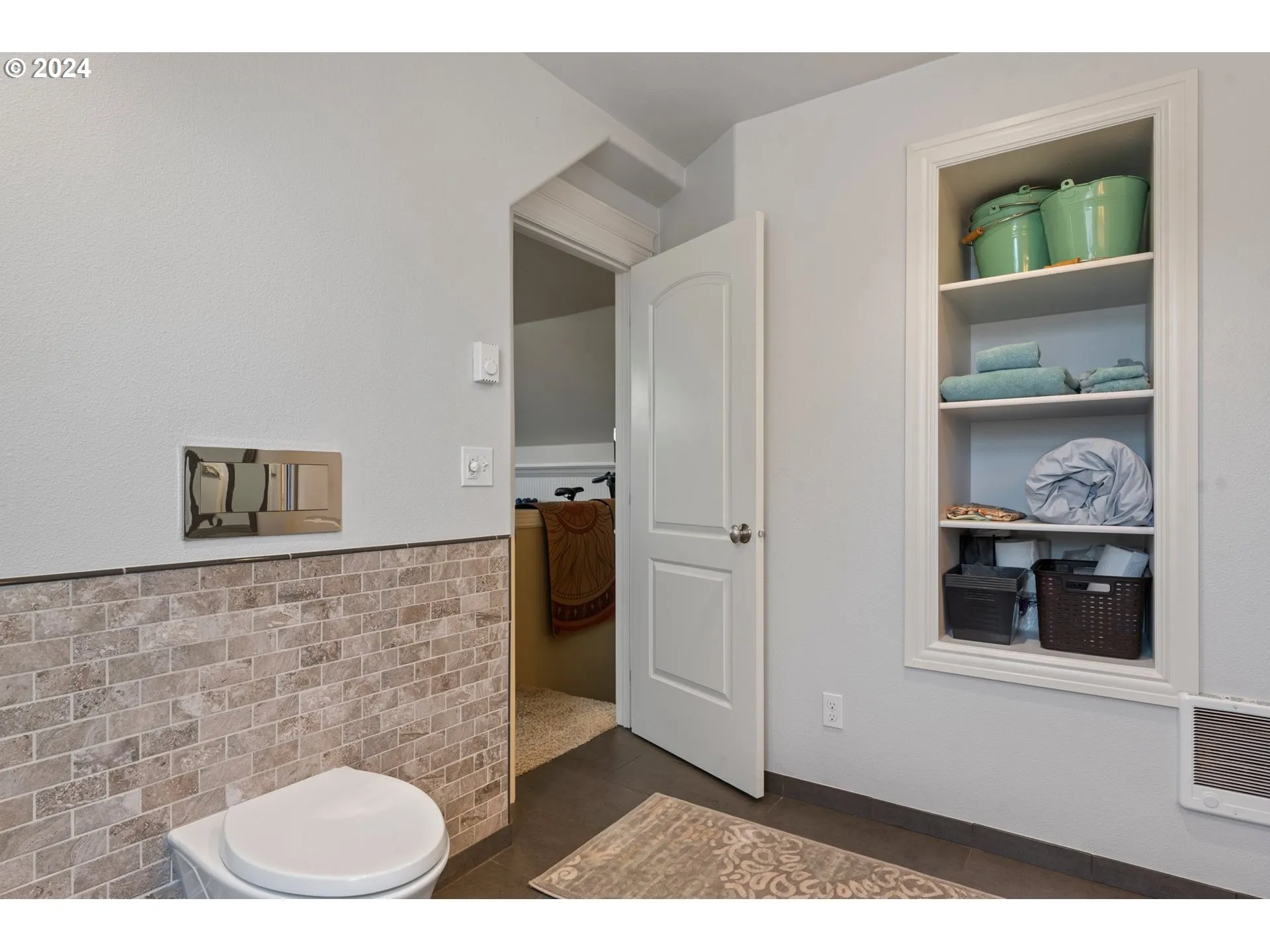 Bathroom-Upper