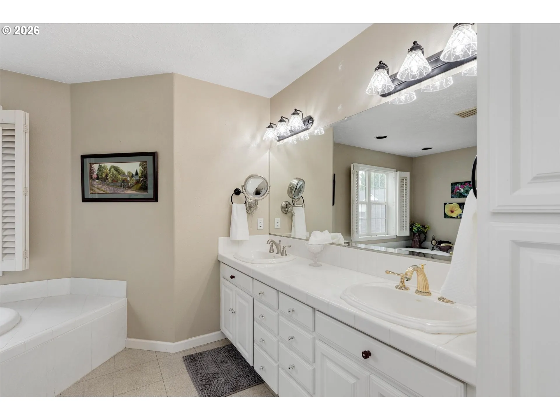 Bathroom, Attached-Double Sinks