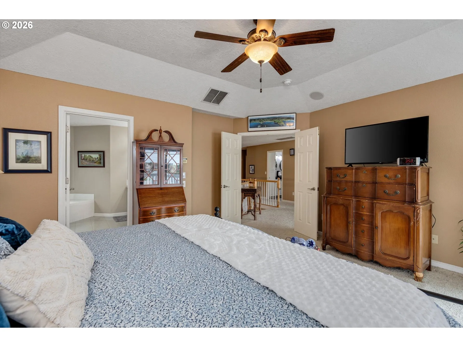 Bedroom, Primary-Upper