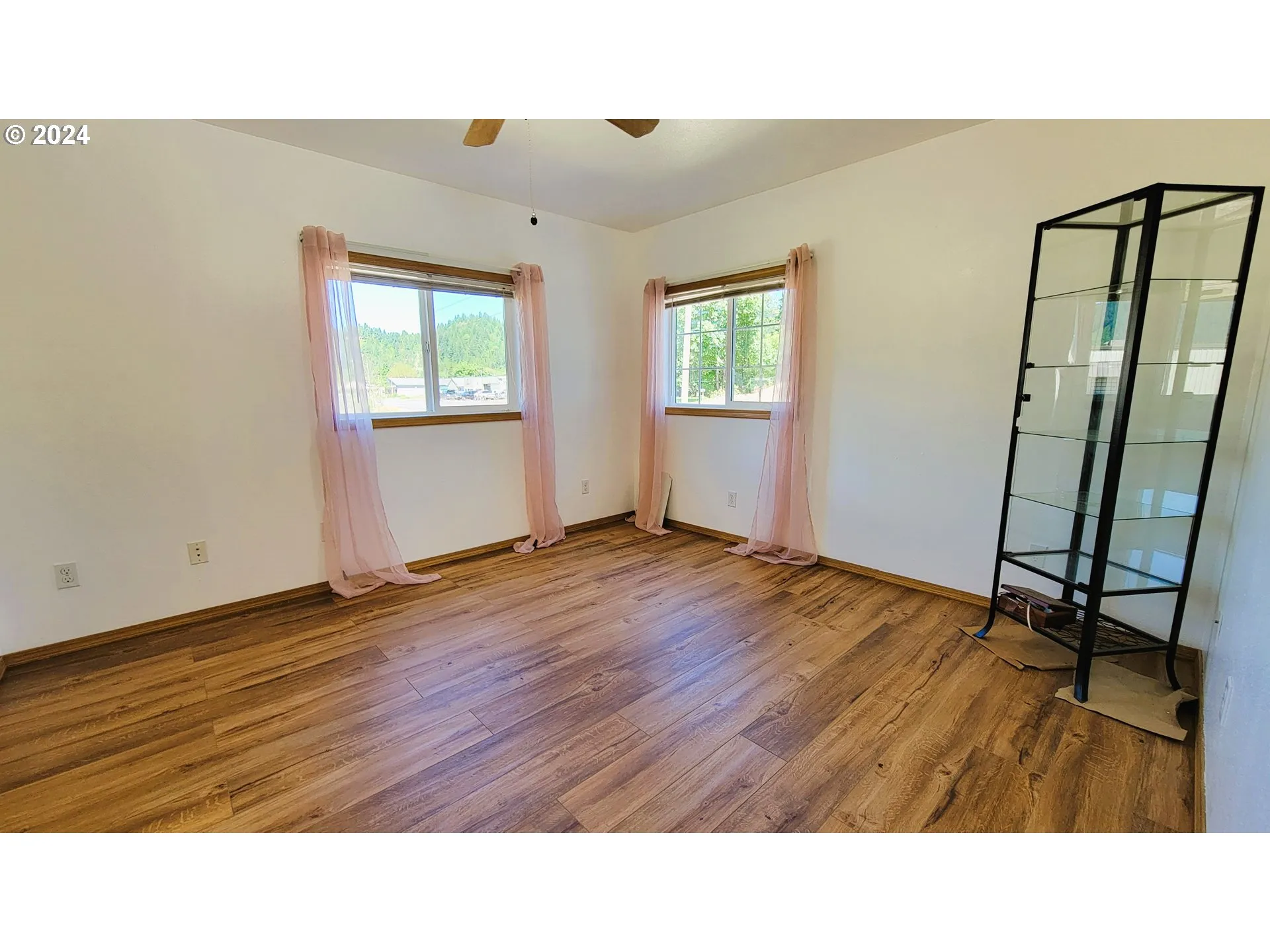 Bedroom, Primary-Walk-In Closet