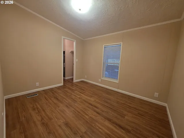 Bedroom-Walk-In Closet