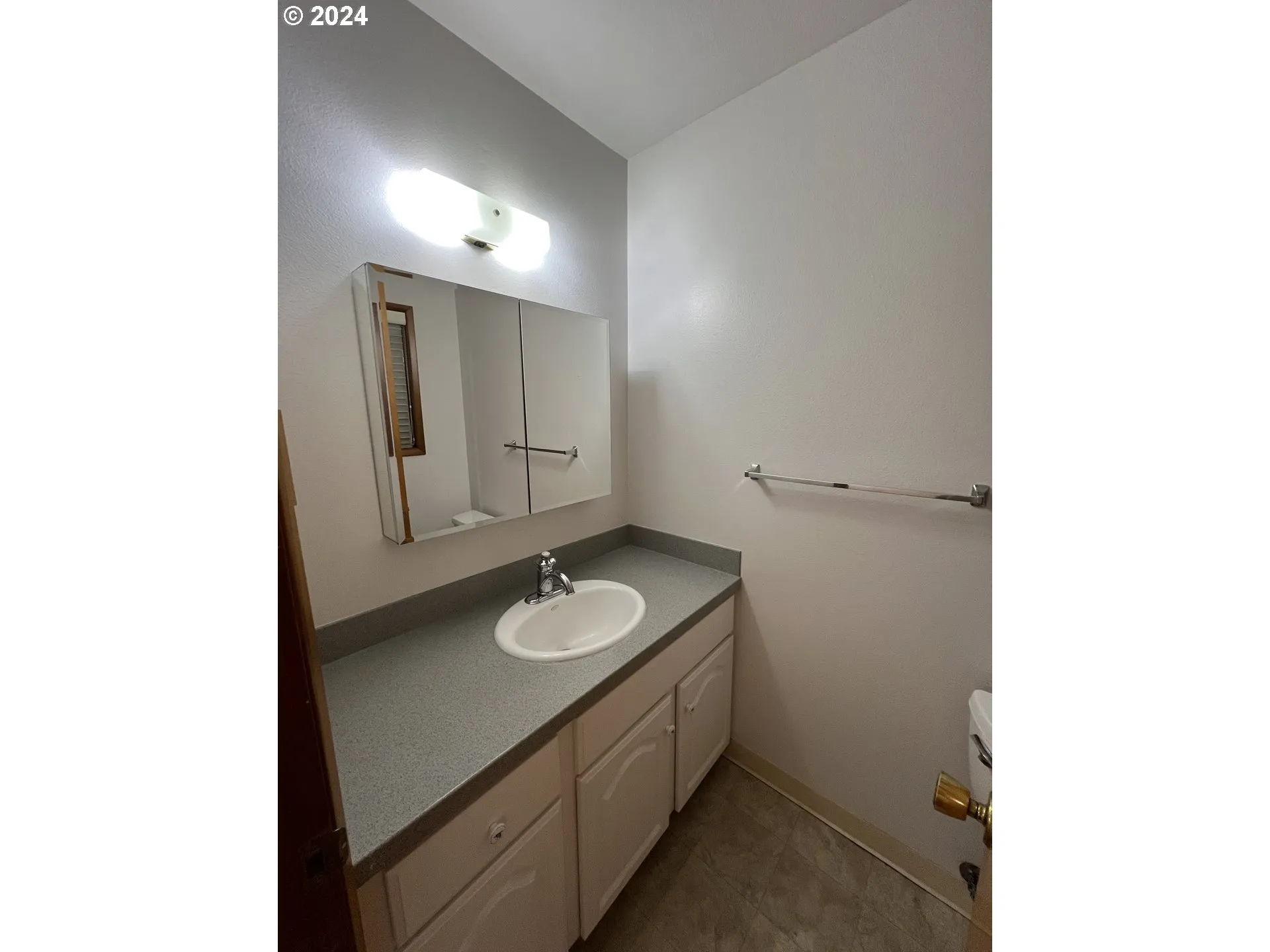 Bathroom, Attached