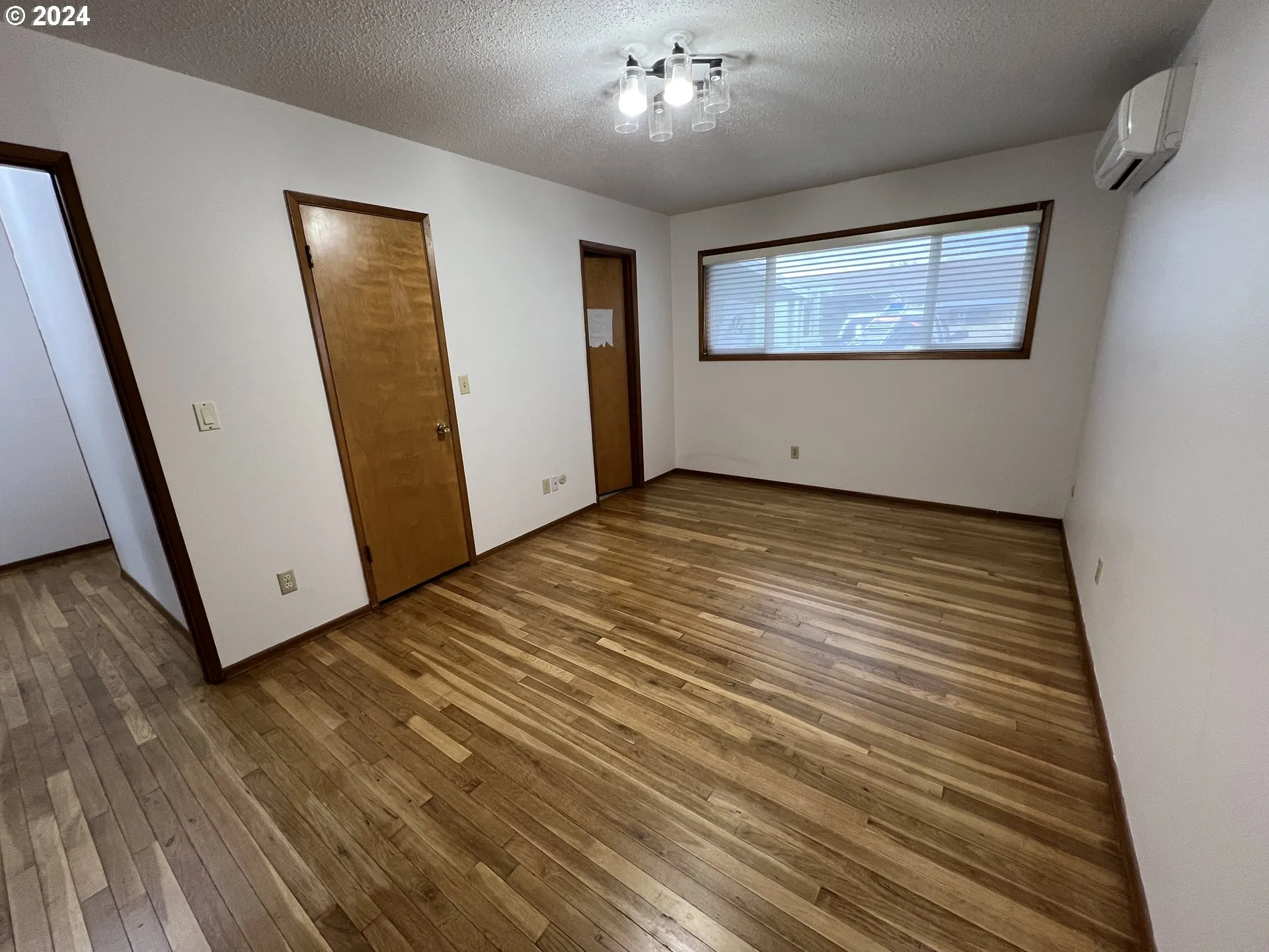Bedroom, Primary-Walk-In Closet