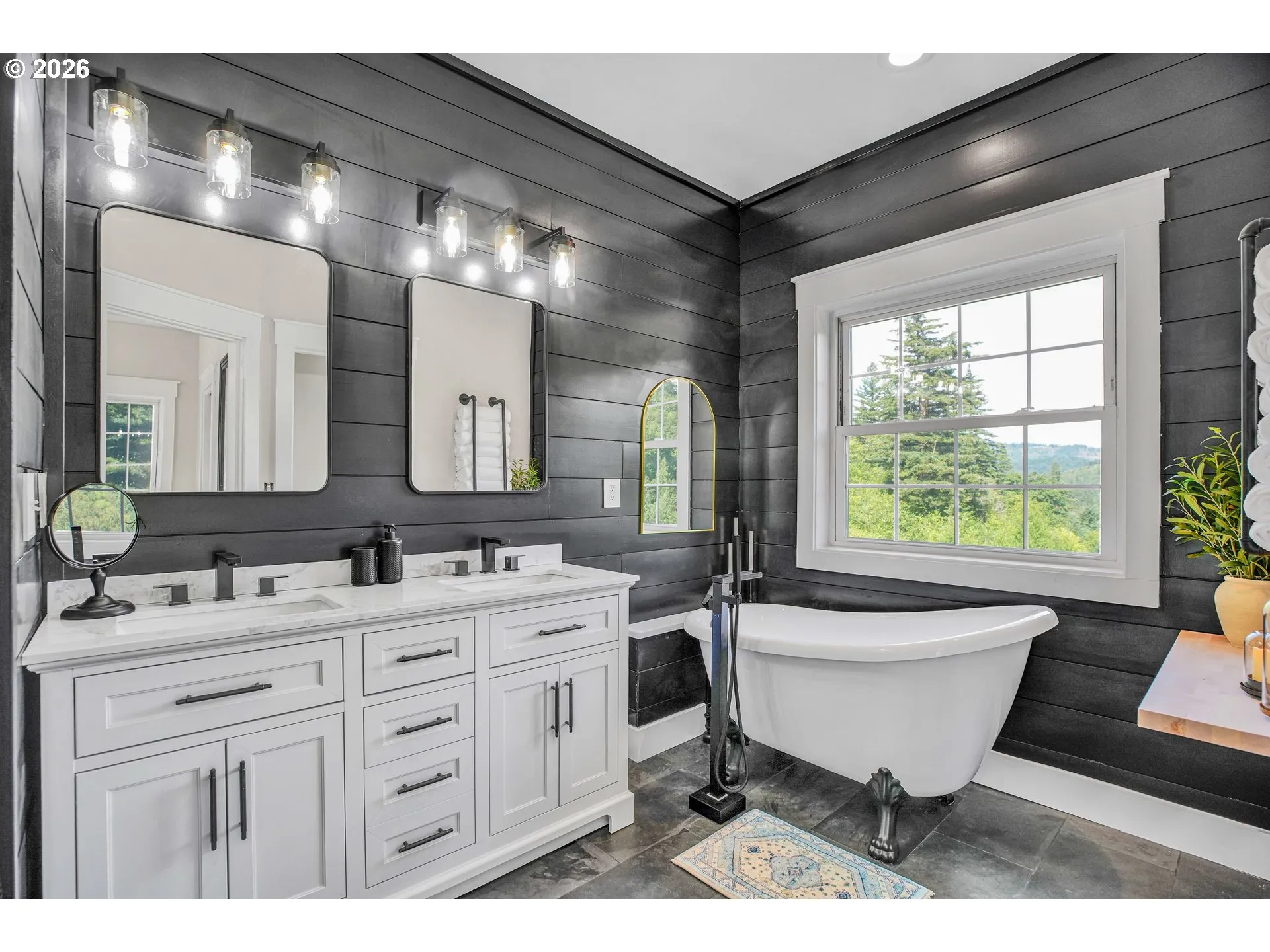 Primary Bedroom-Attached Bathroom