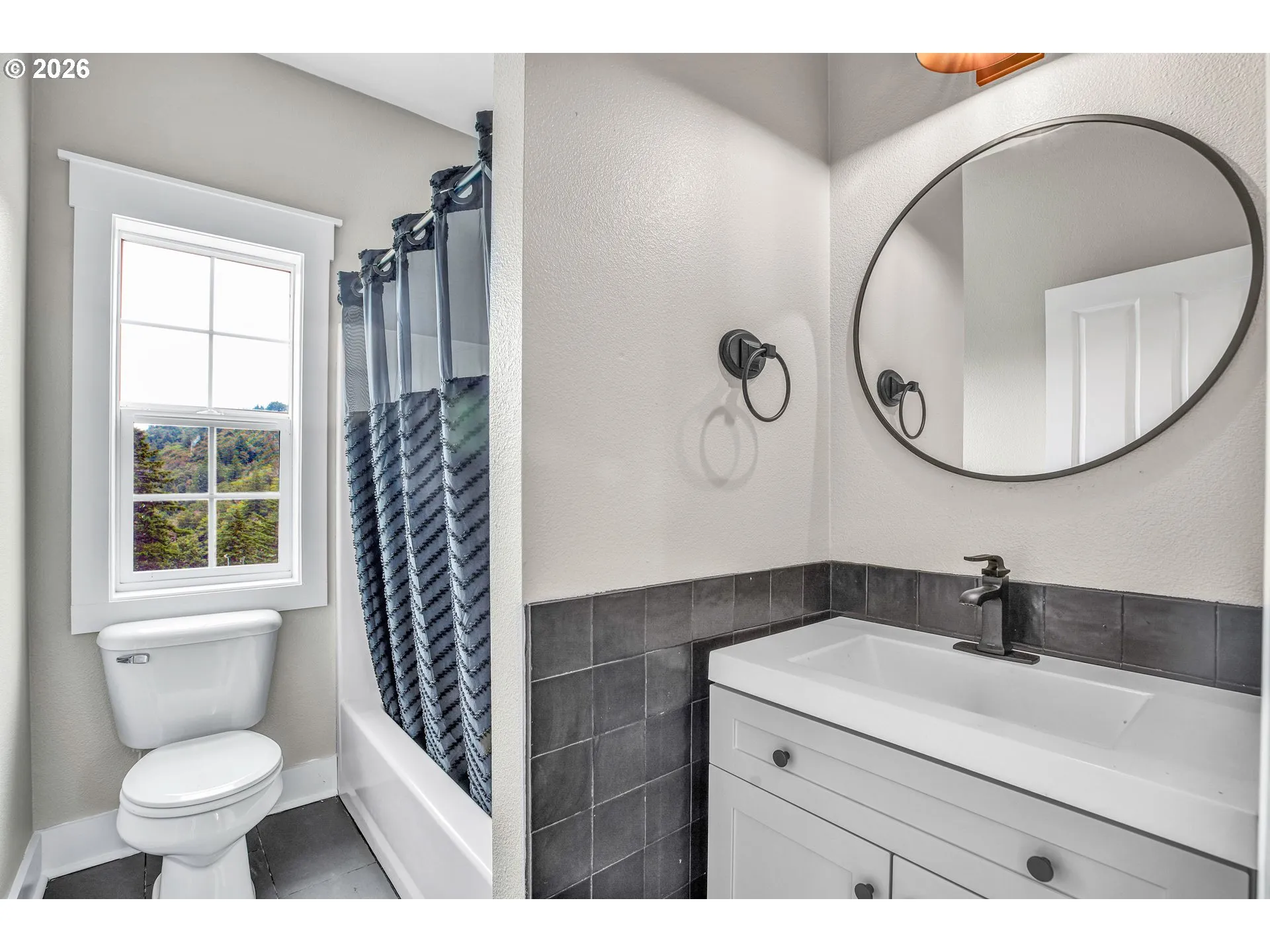 Bathroom-Upper