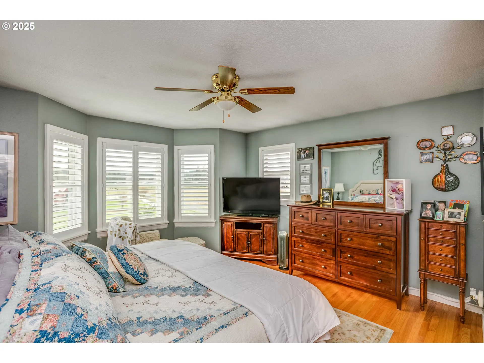 Bedroom, Primary