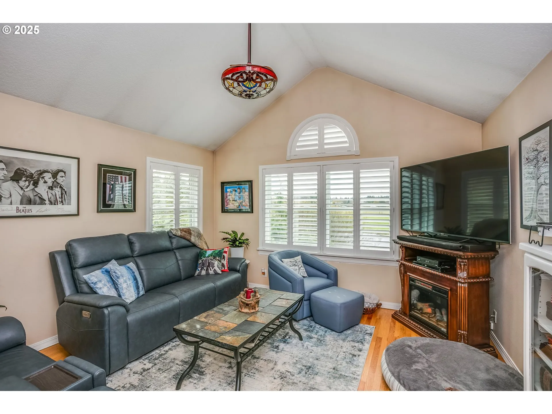 Dining Room-Vaulted Ceilings