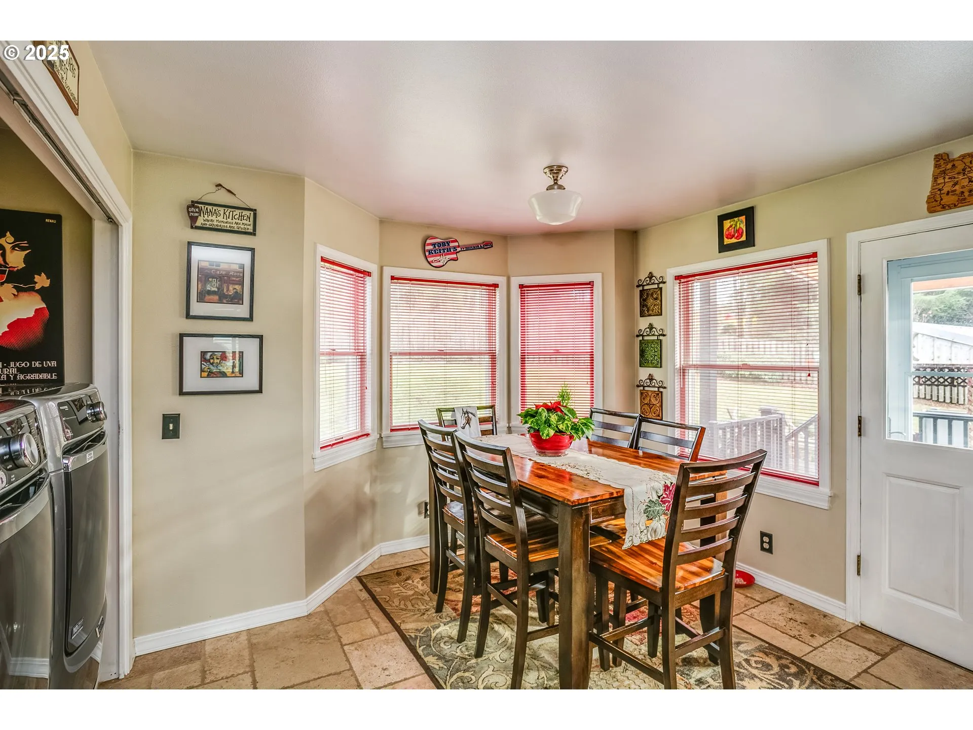 Kitchen/Nook-Eating Area