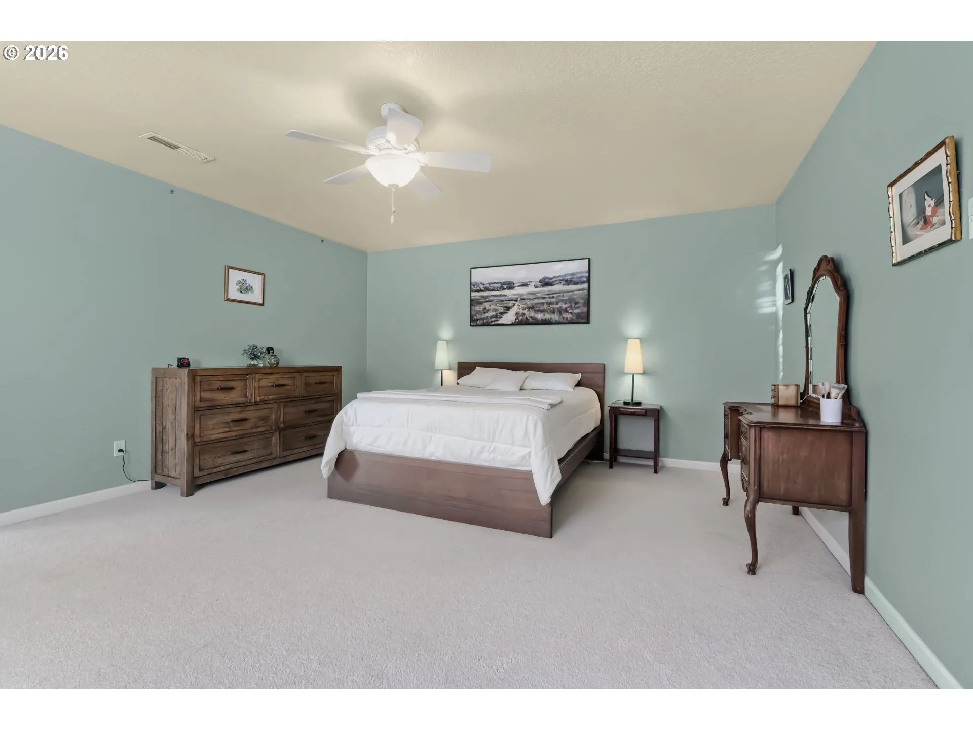 Bedroom, Primary