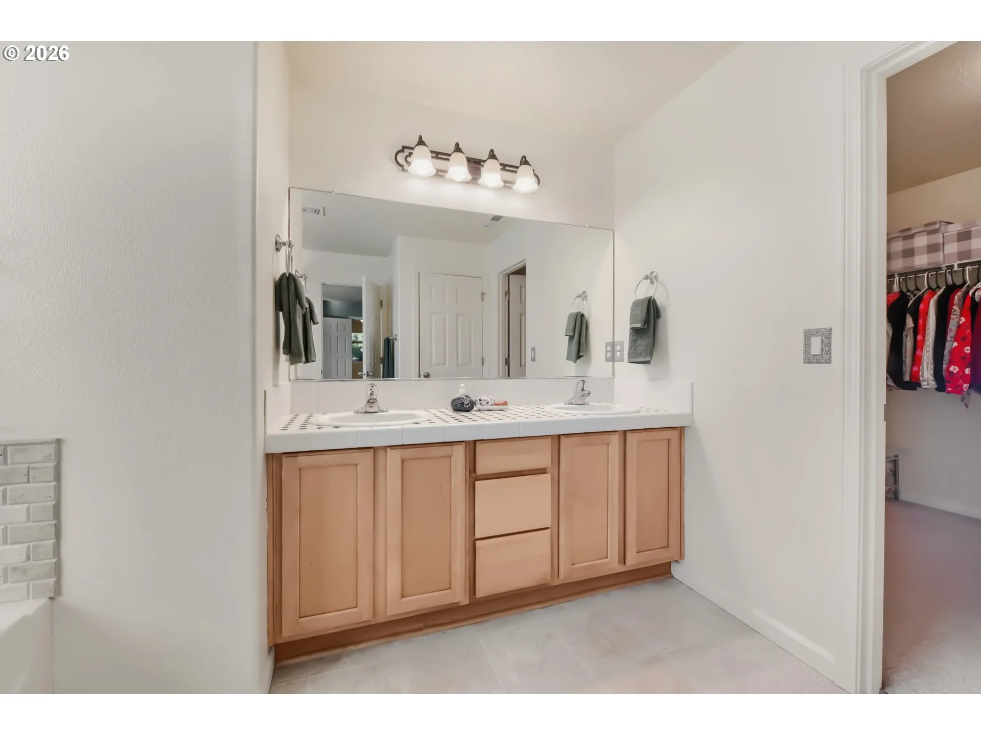 Bathroom, Attached-Double Sinks