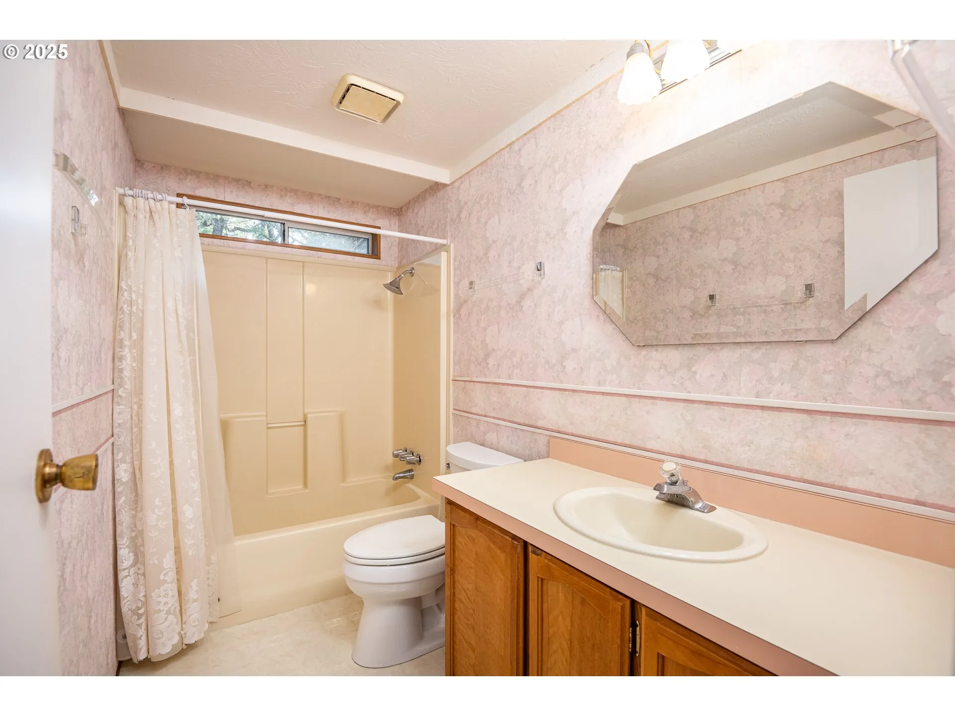 Bathroom-Hall