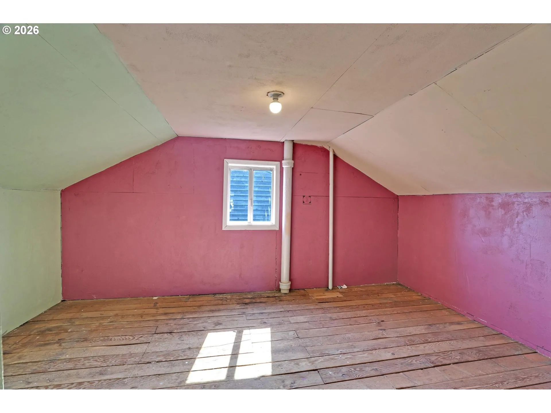 Bonus Room-Upper