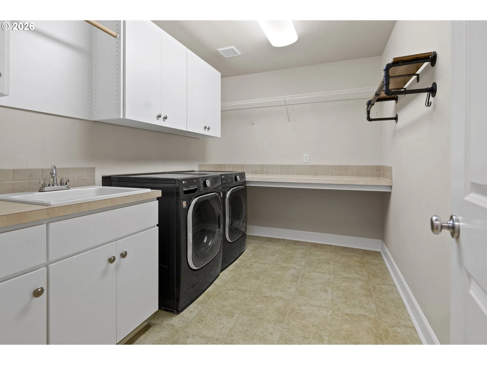 Laundry-Upper