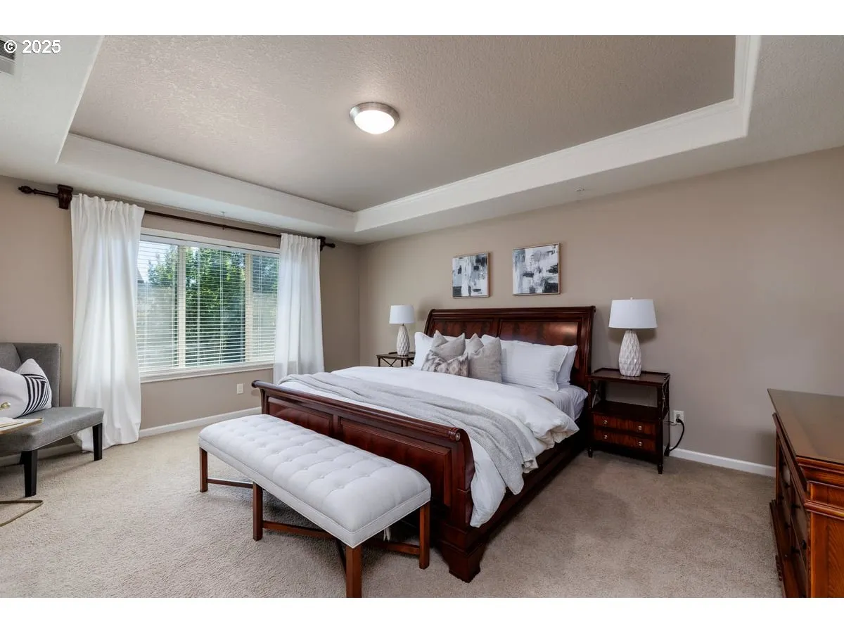 Primary Bedroom-Upper