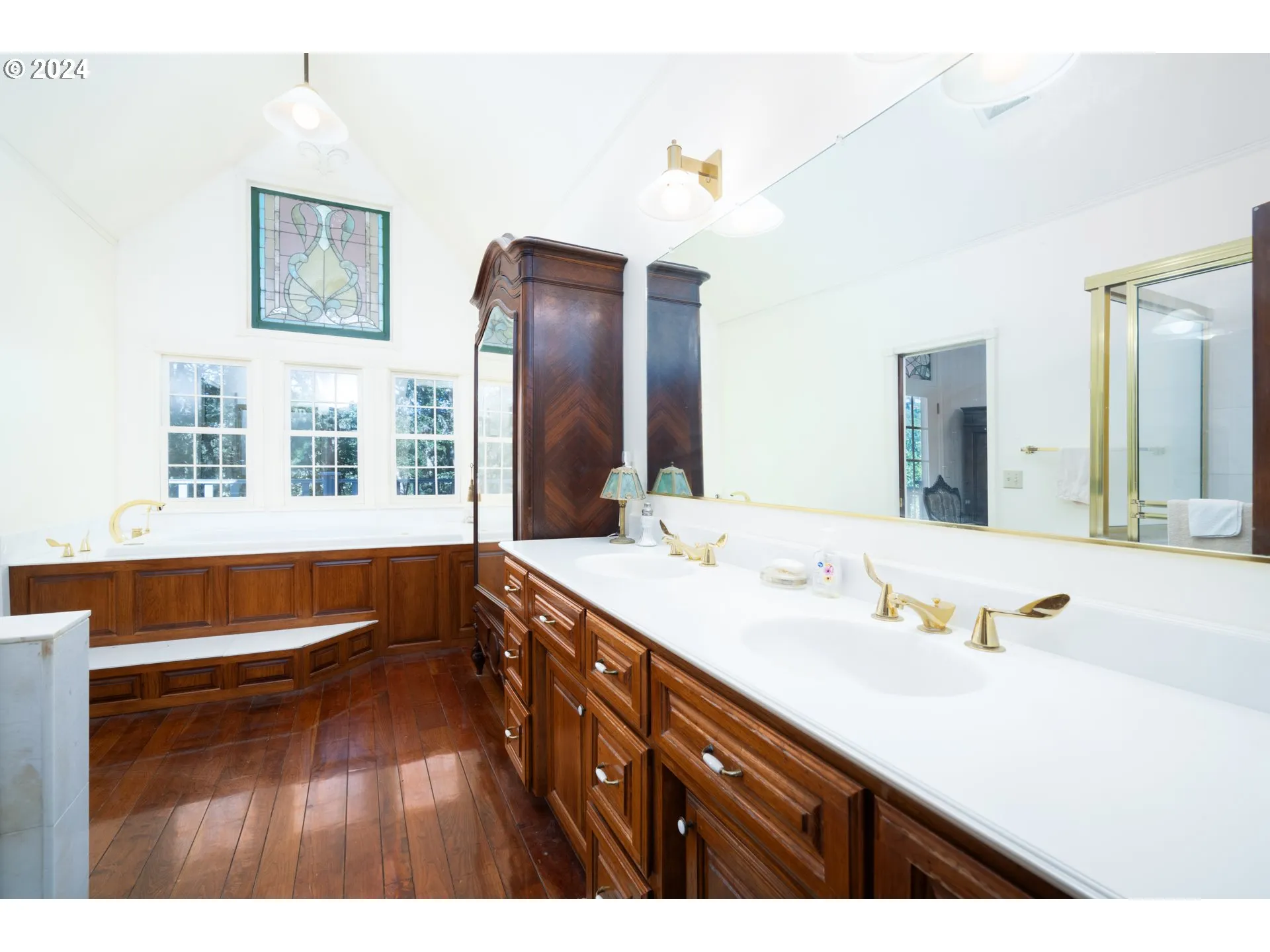 Bathroom-Upper