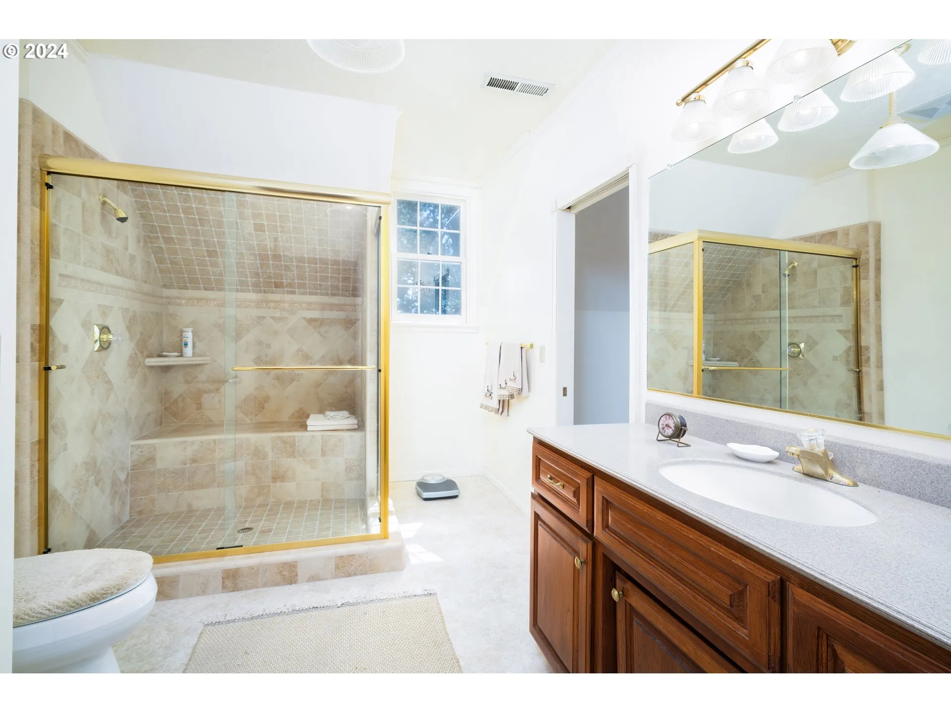 Bathroom, Attached-Main