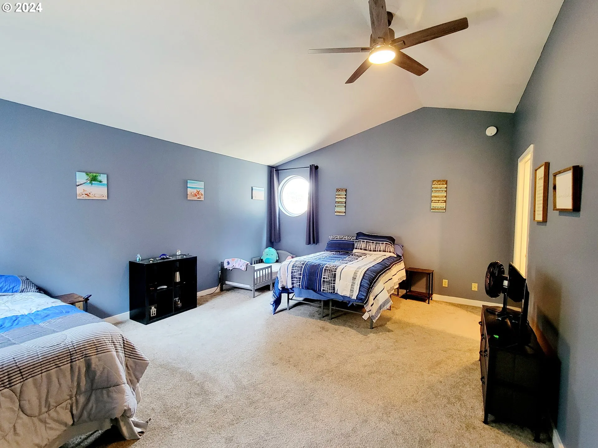 Bedroom-Upper