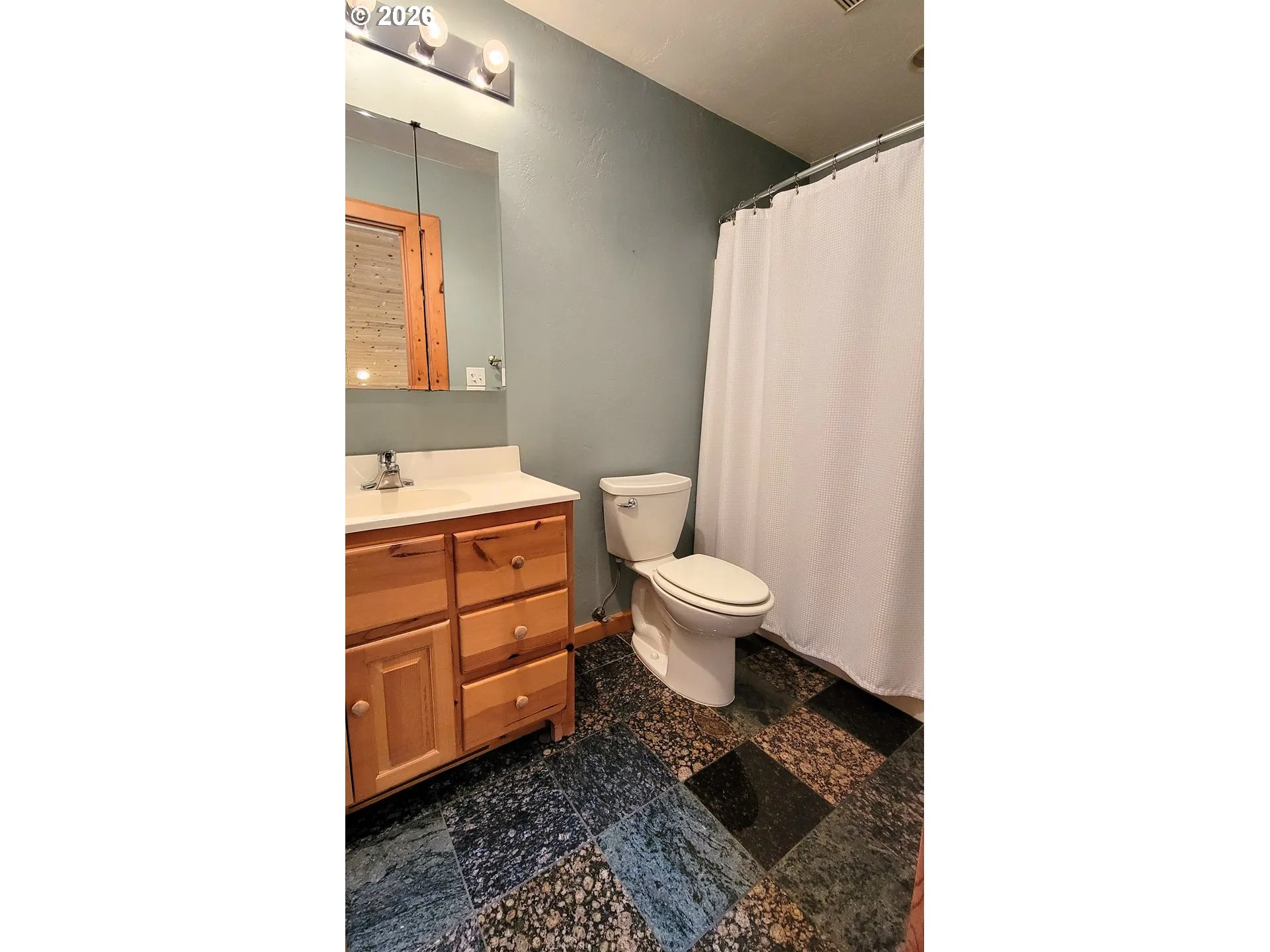 Bathroom-Upper