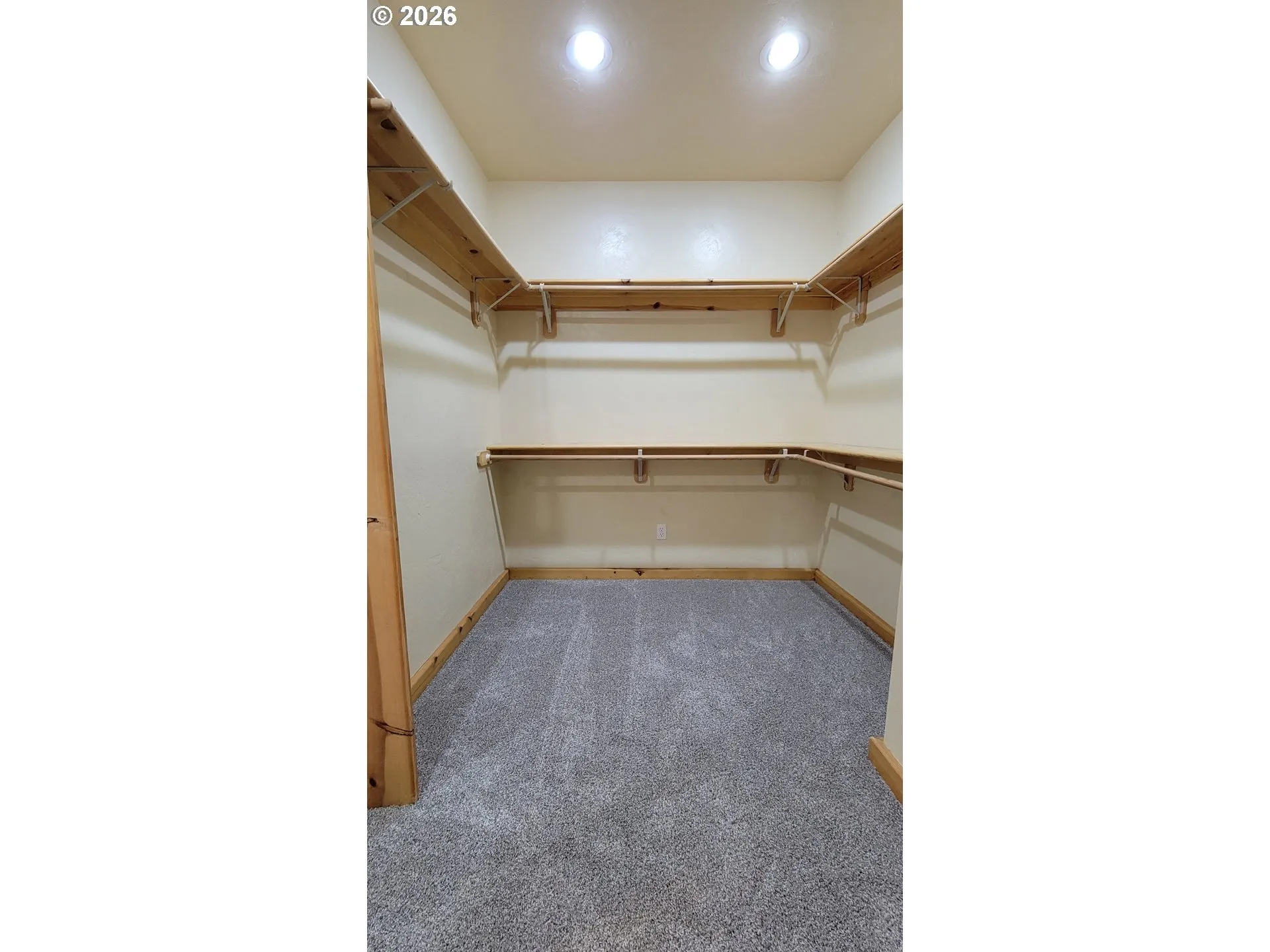 Bedroom, Owner's Suite-Walk-In Closet