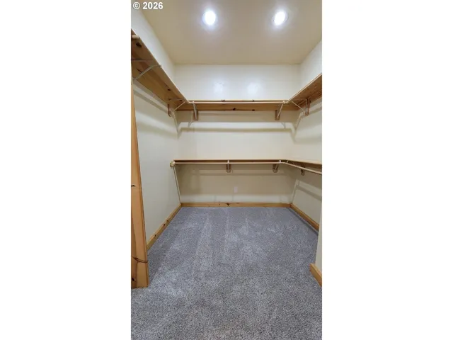 Bedroom, Owner's Suite-Walk-In Closet