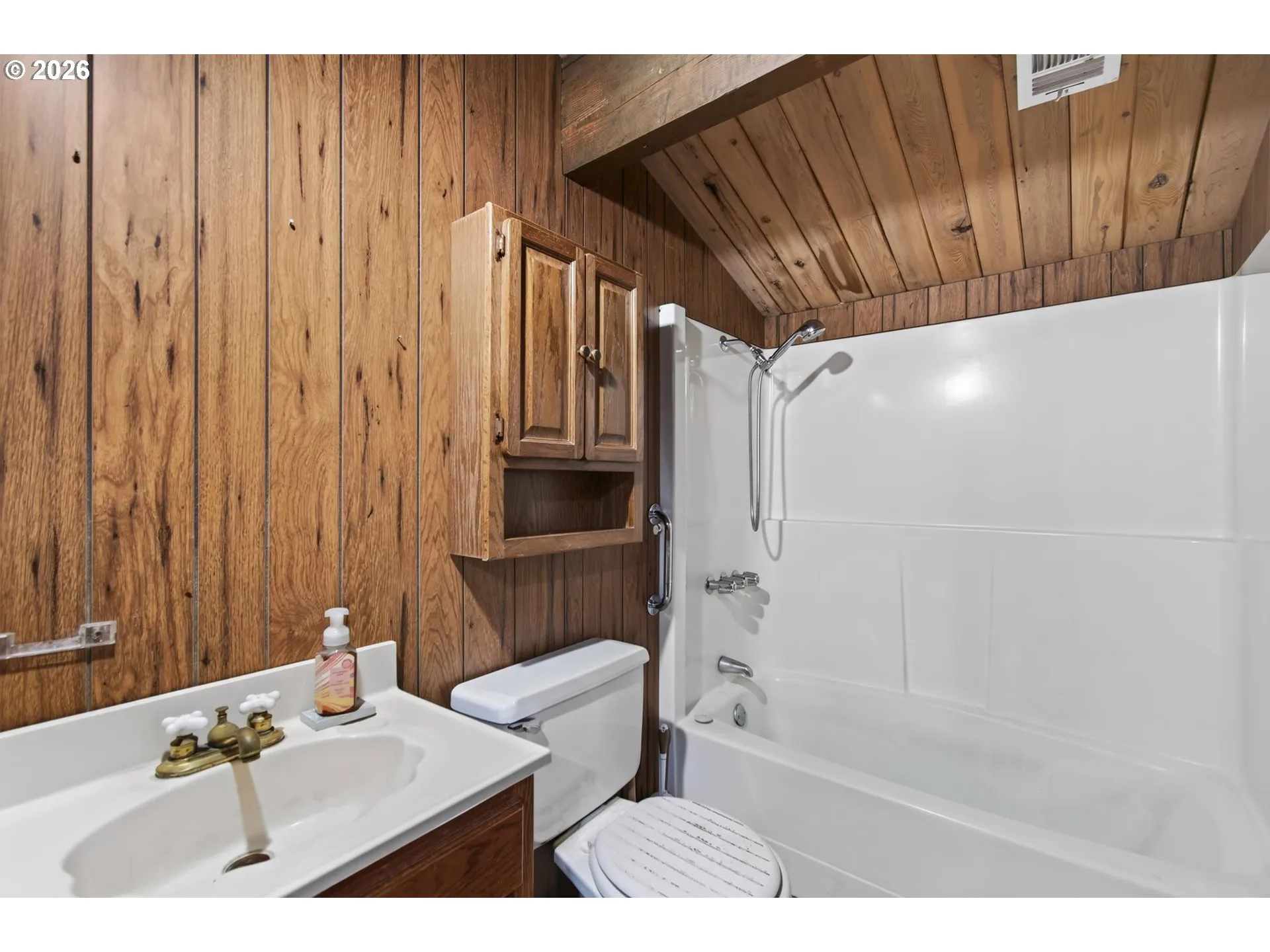 Bathroom-Upper
