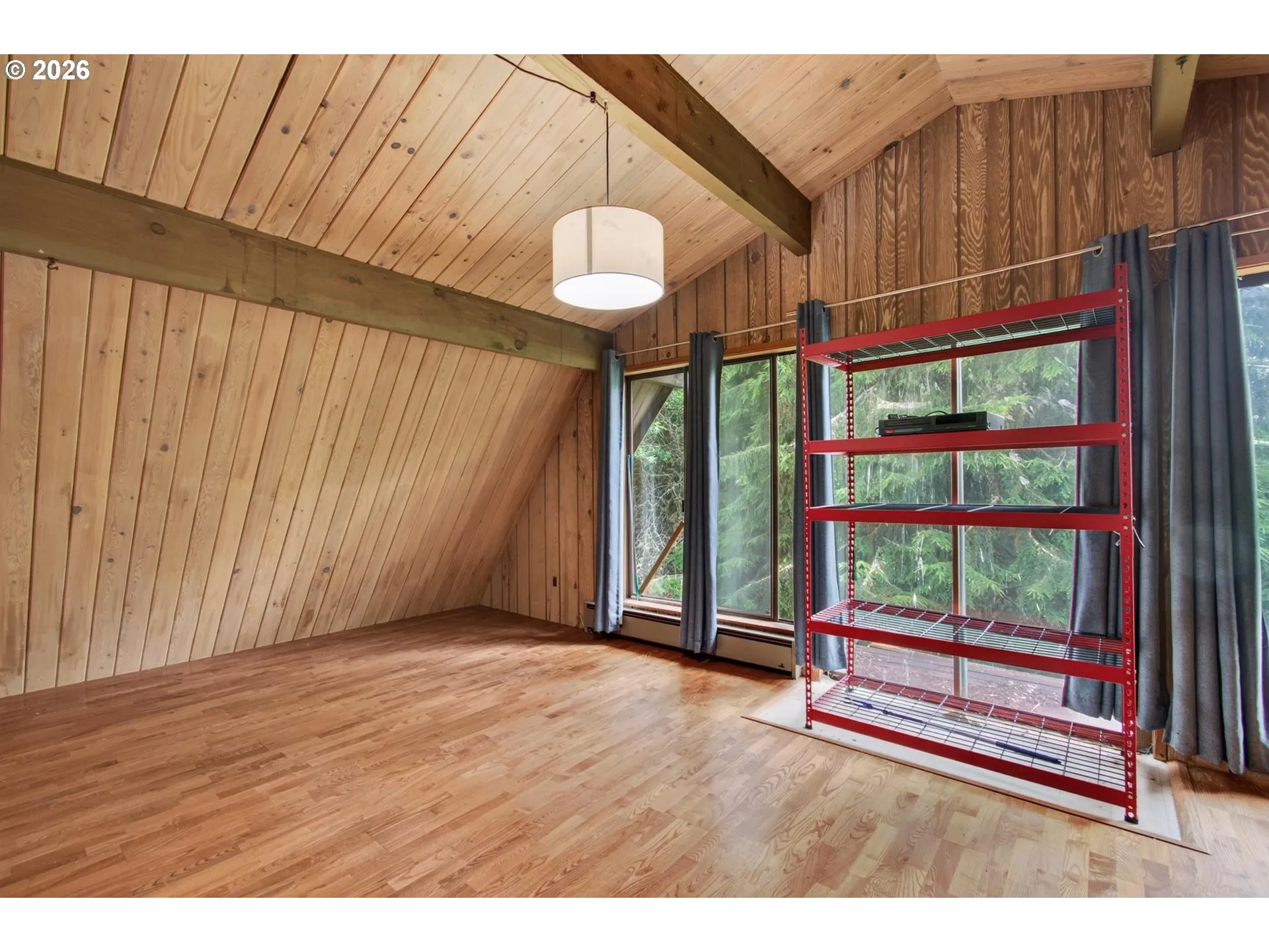 Bedroom, Primary