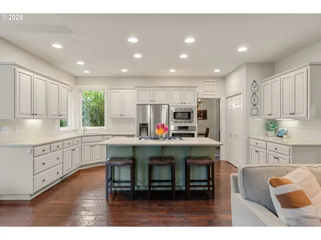 Kitchen-Island