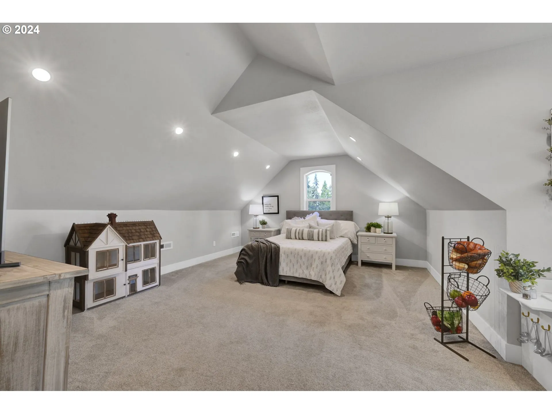 Bonus Room-Upper