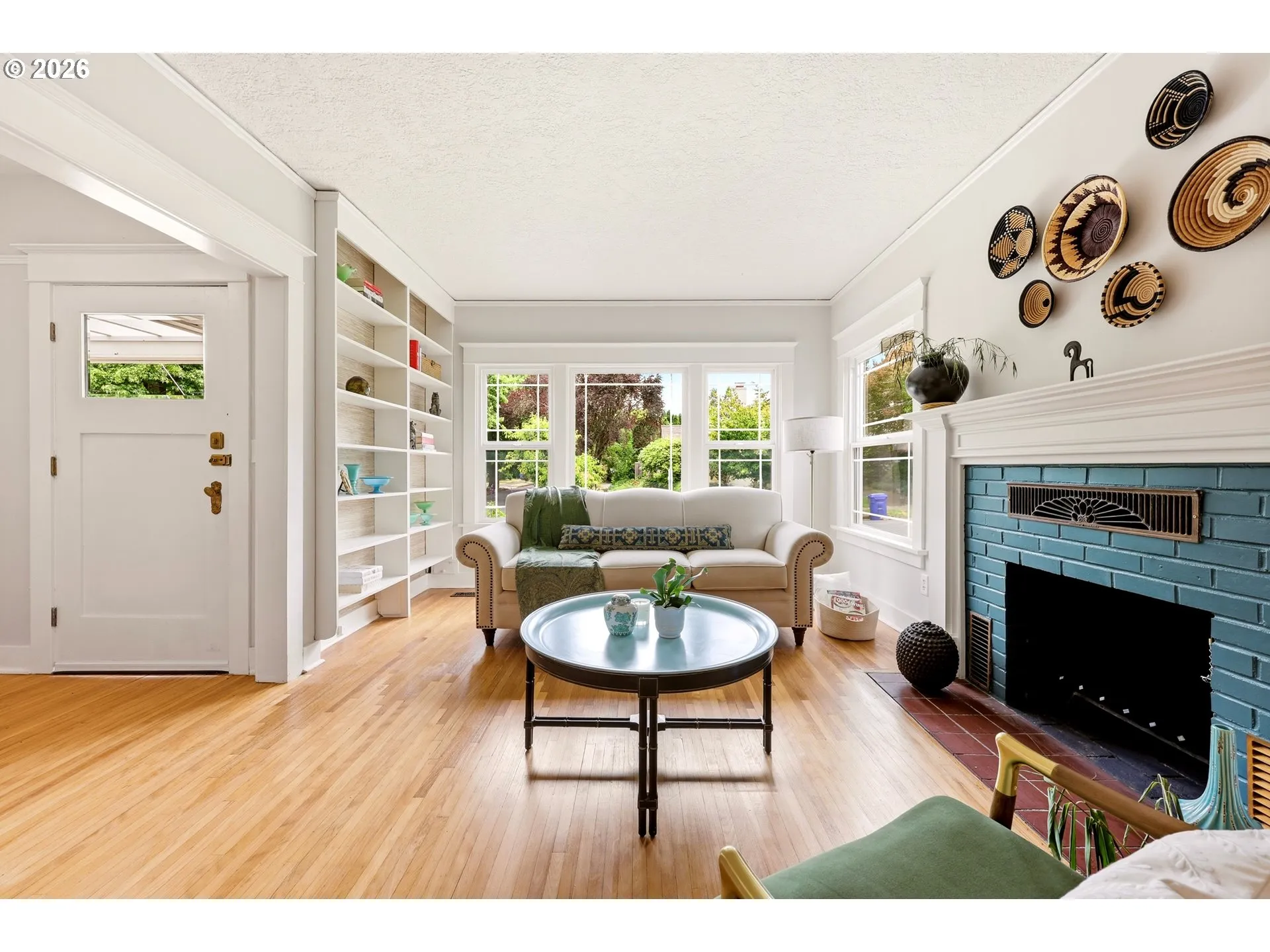 Living Room-Built-In Shelving