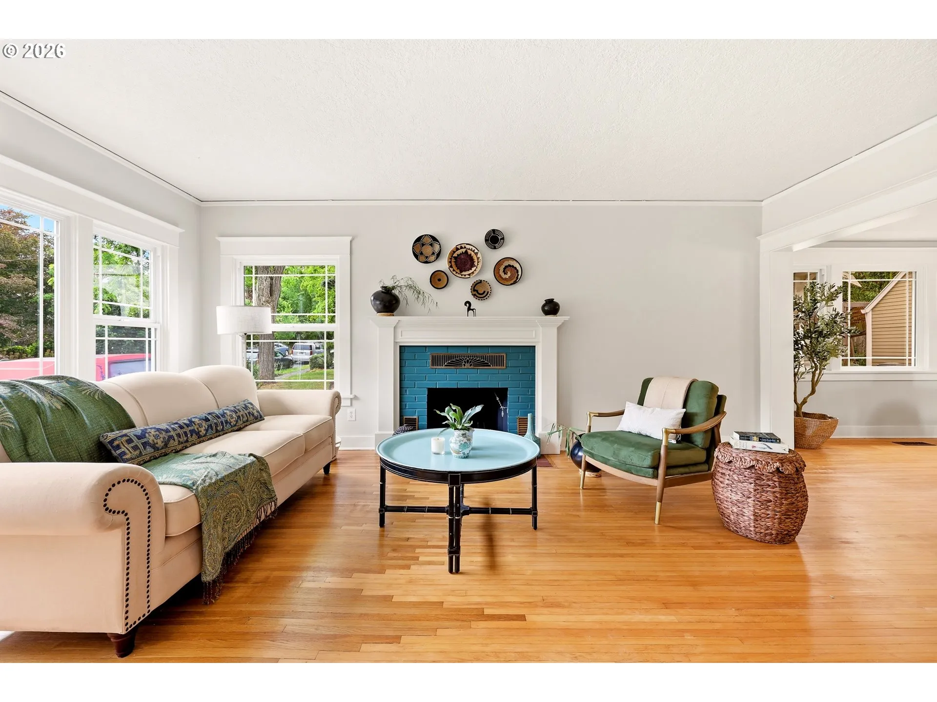 Living Room-Fireplace