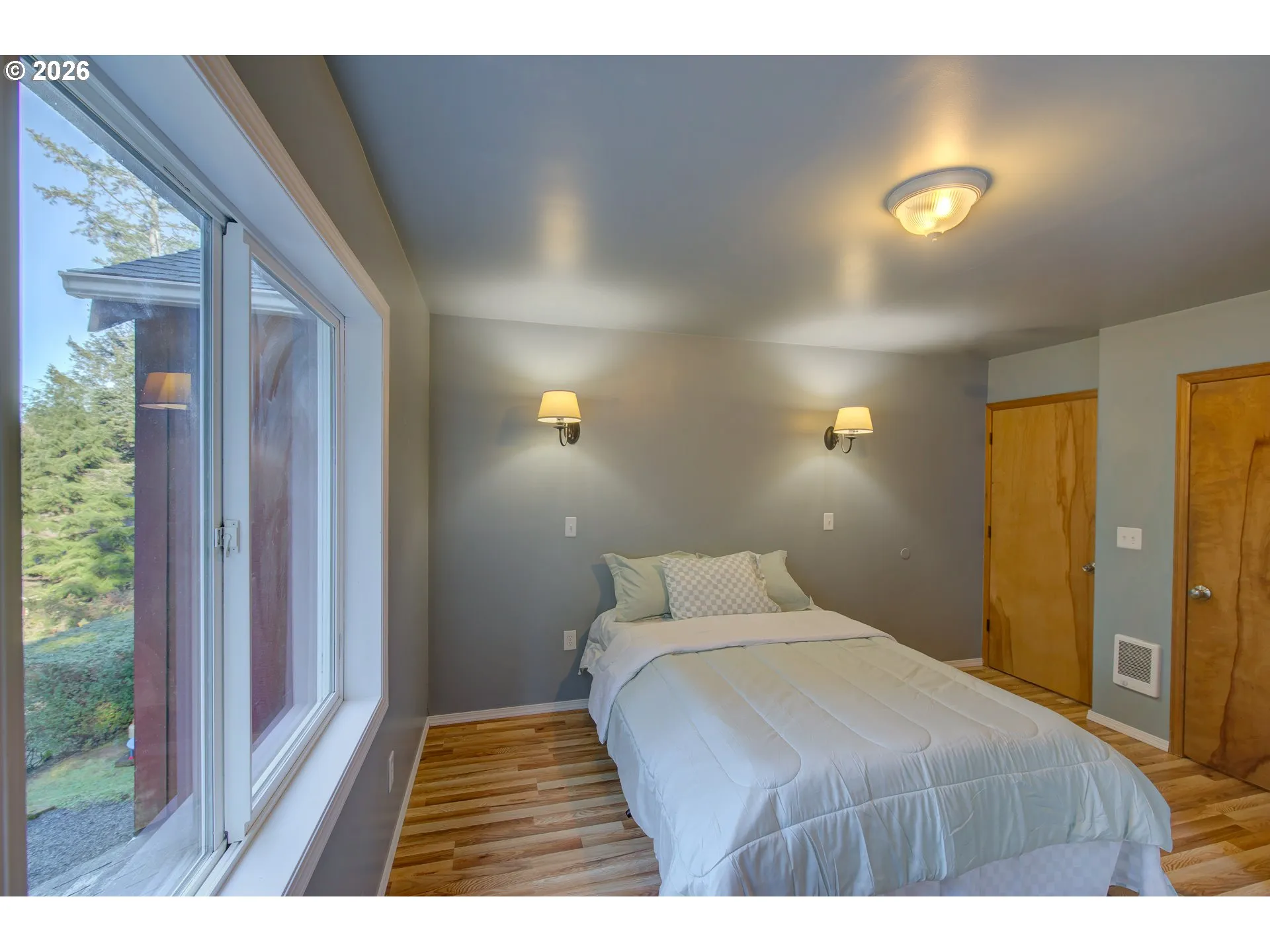 Primary Bedroom-Attached Bathroom