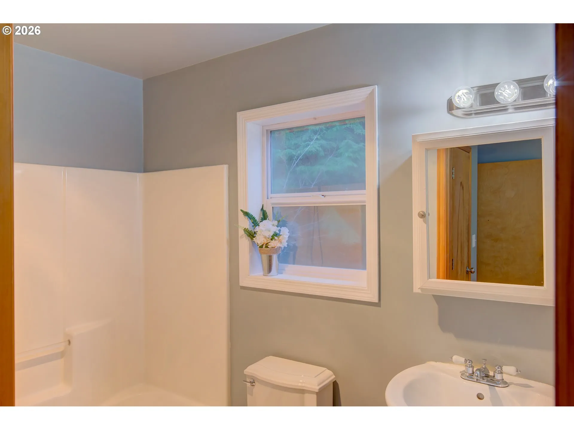 Bathroom, Attached-Upper