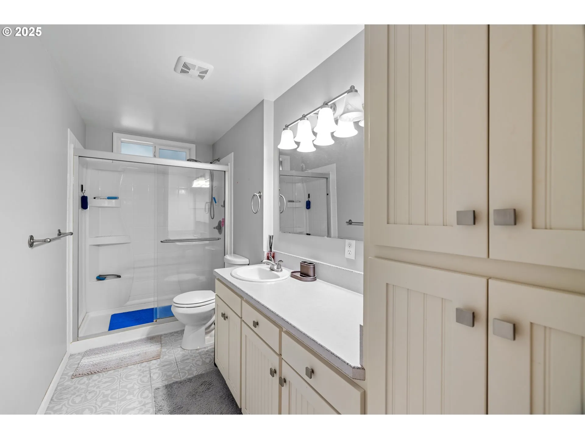 Bathroom-Walk in Shower