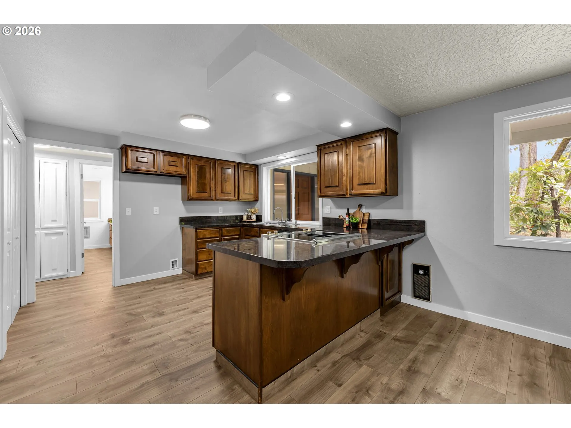 Kitchen-Eating Area