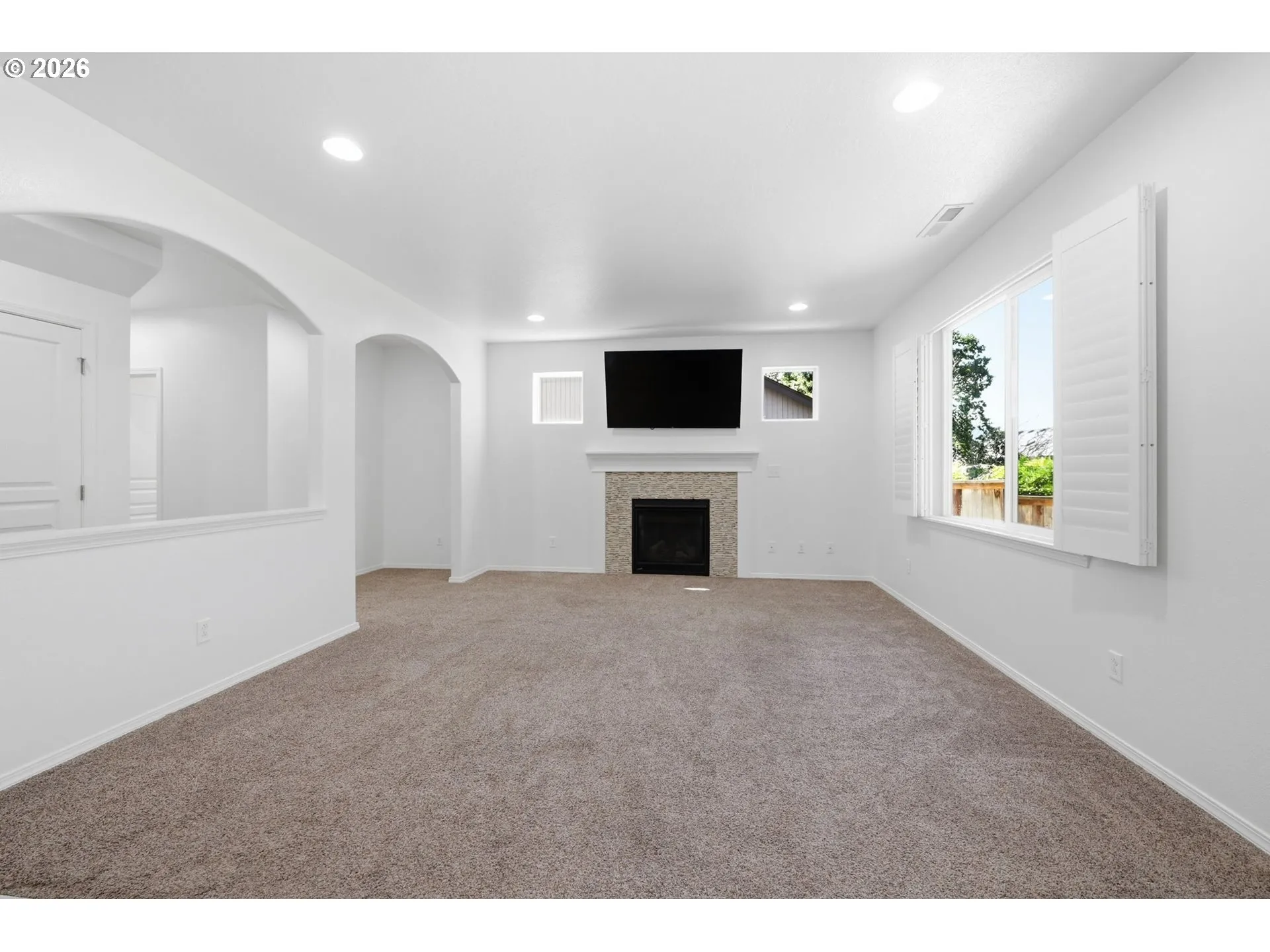 Living Room-Fireplace